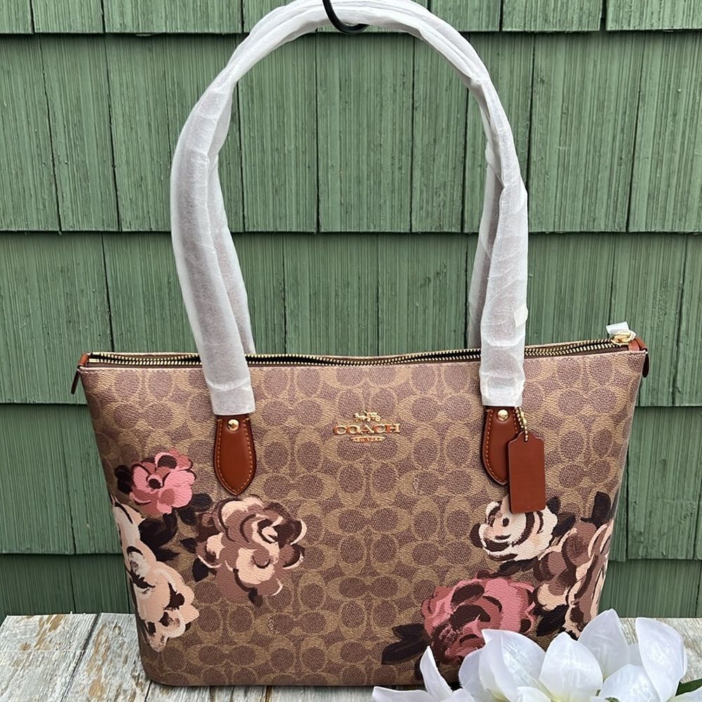 Coach Gallery Tote Shoulder Bag In Signature Canvas With Rose Print purse